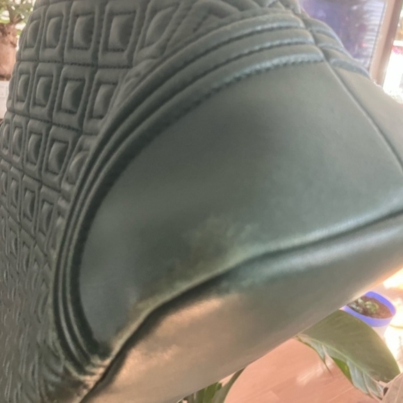 Tory Burch Green Quilted Shoulder Bag - Picture 5 of 6